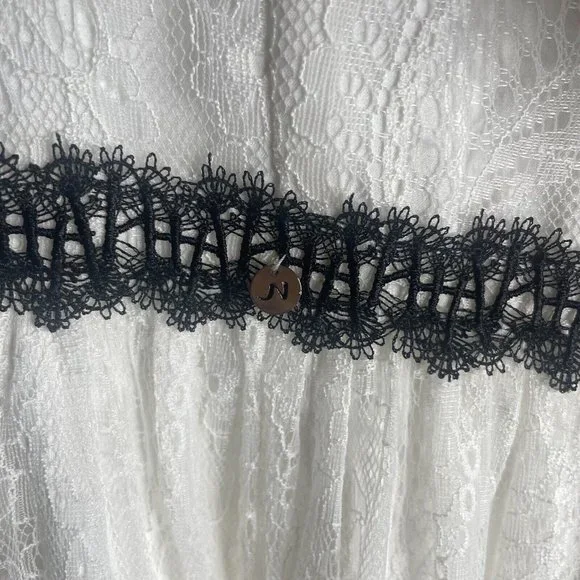 Wolf And Badger Nissa Dress EU 40 US 8 White Black Lace V Neck MIDI Short Sleeve - Picture 5 of 11